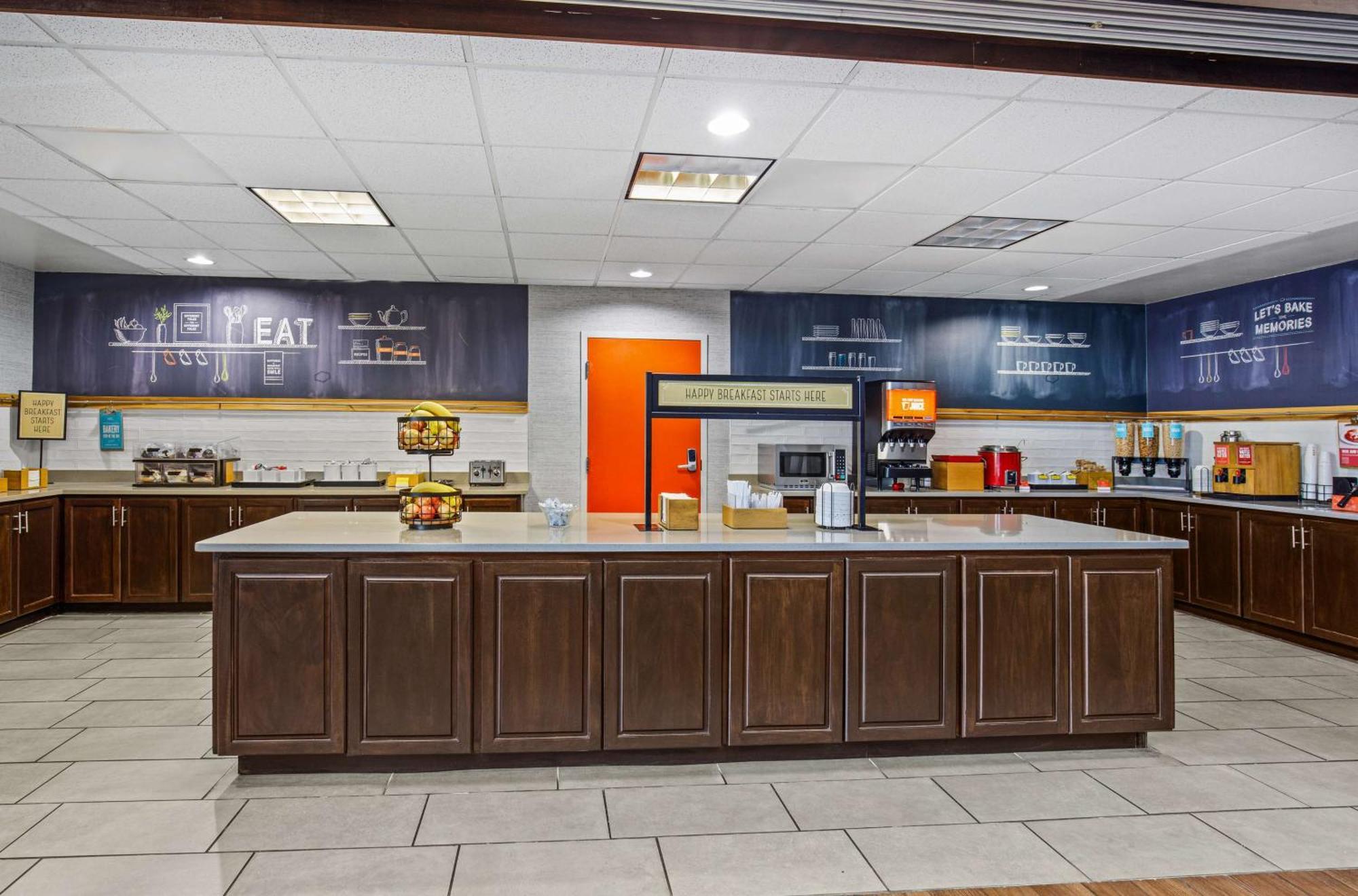 Hampton Inn סלמה מראה חיצוני תמונה