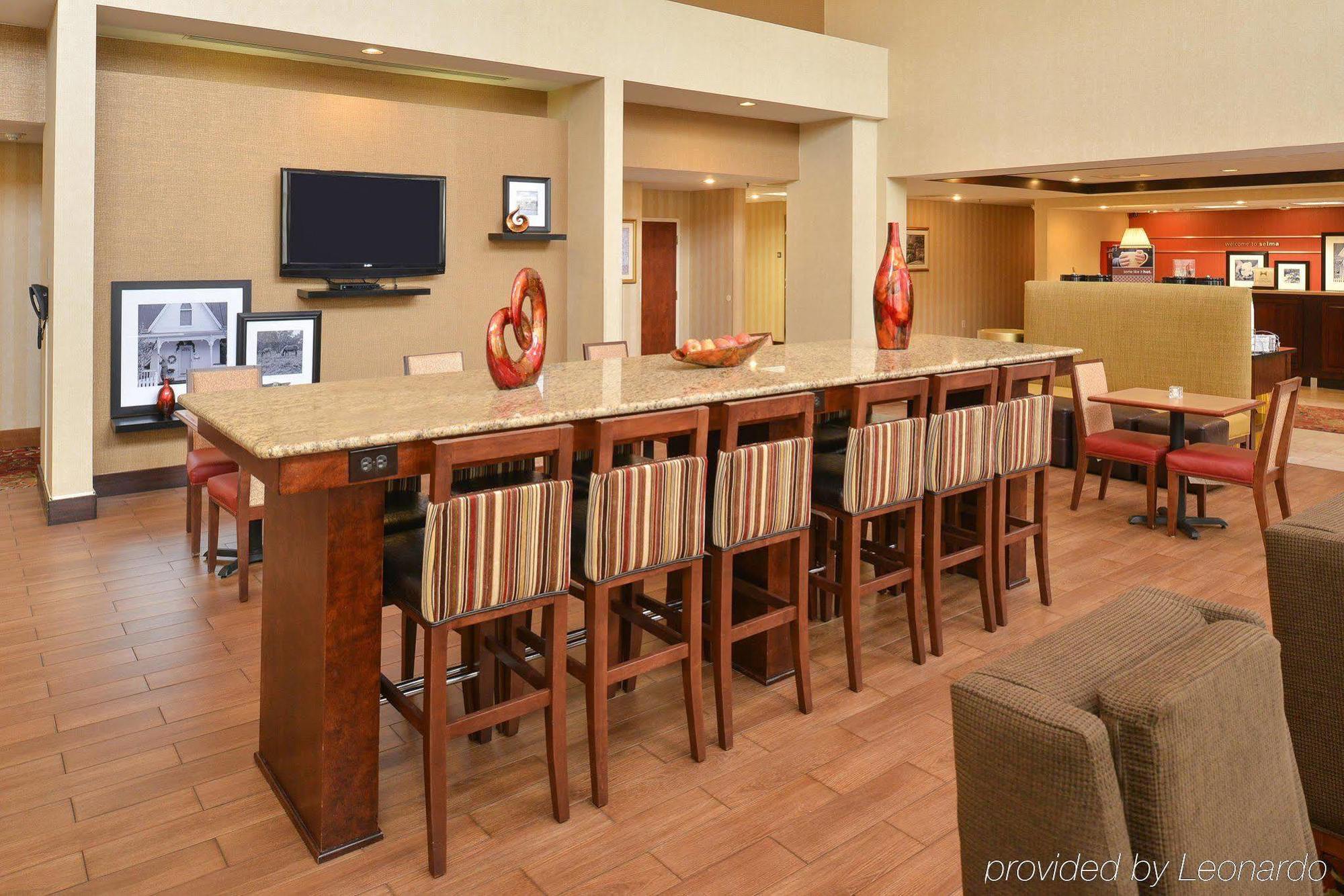 Hampton Inn סלמה מראה חיצוני תמונה
