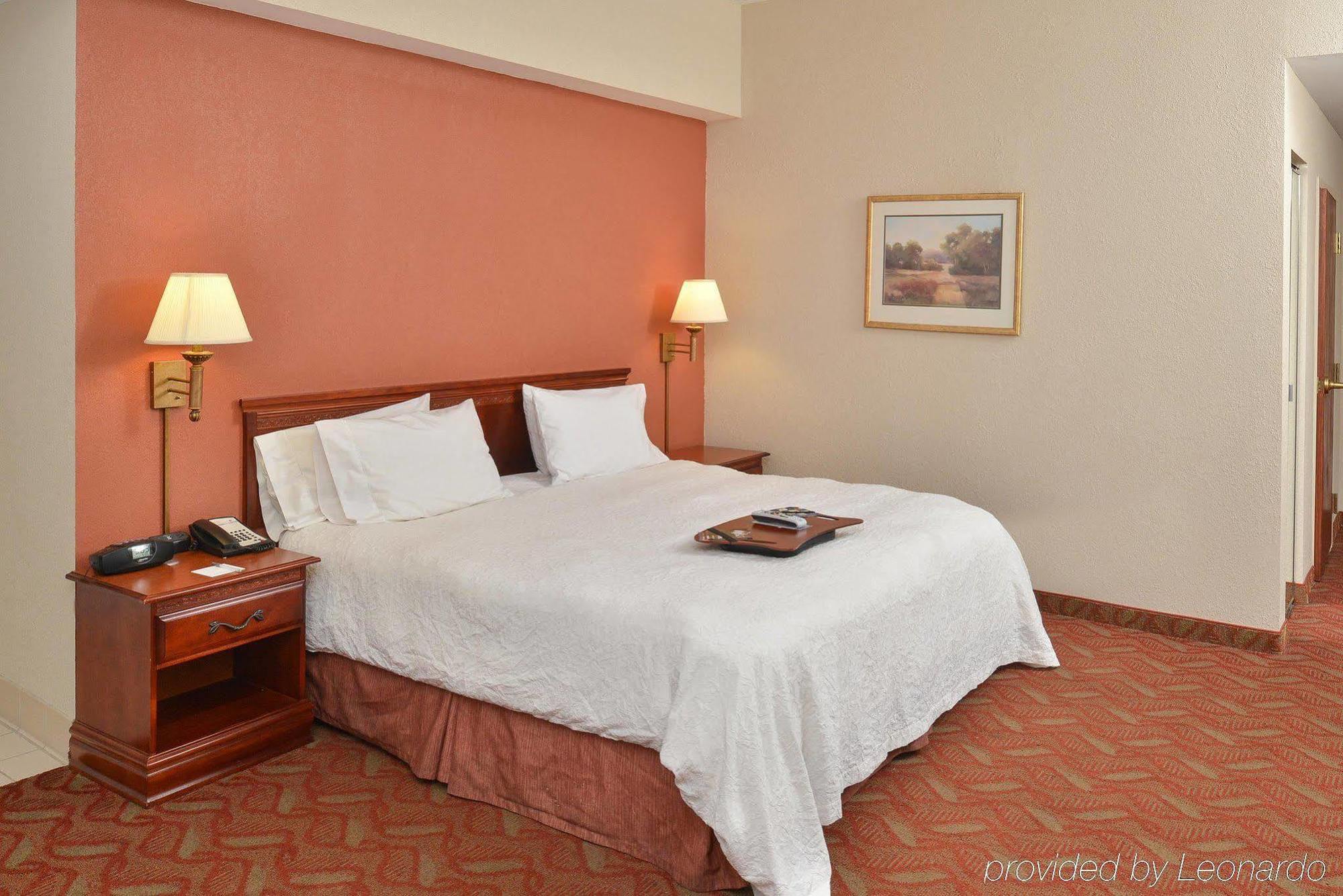 Hampton Inn סלמה מראה חיצוני תמונה
