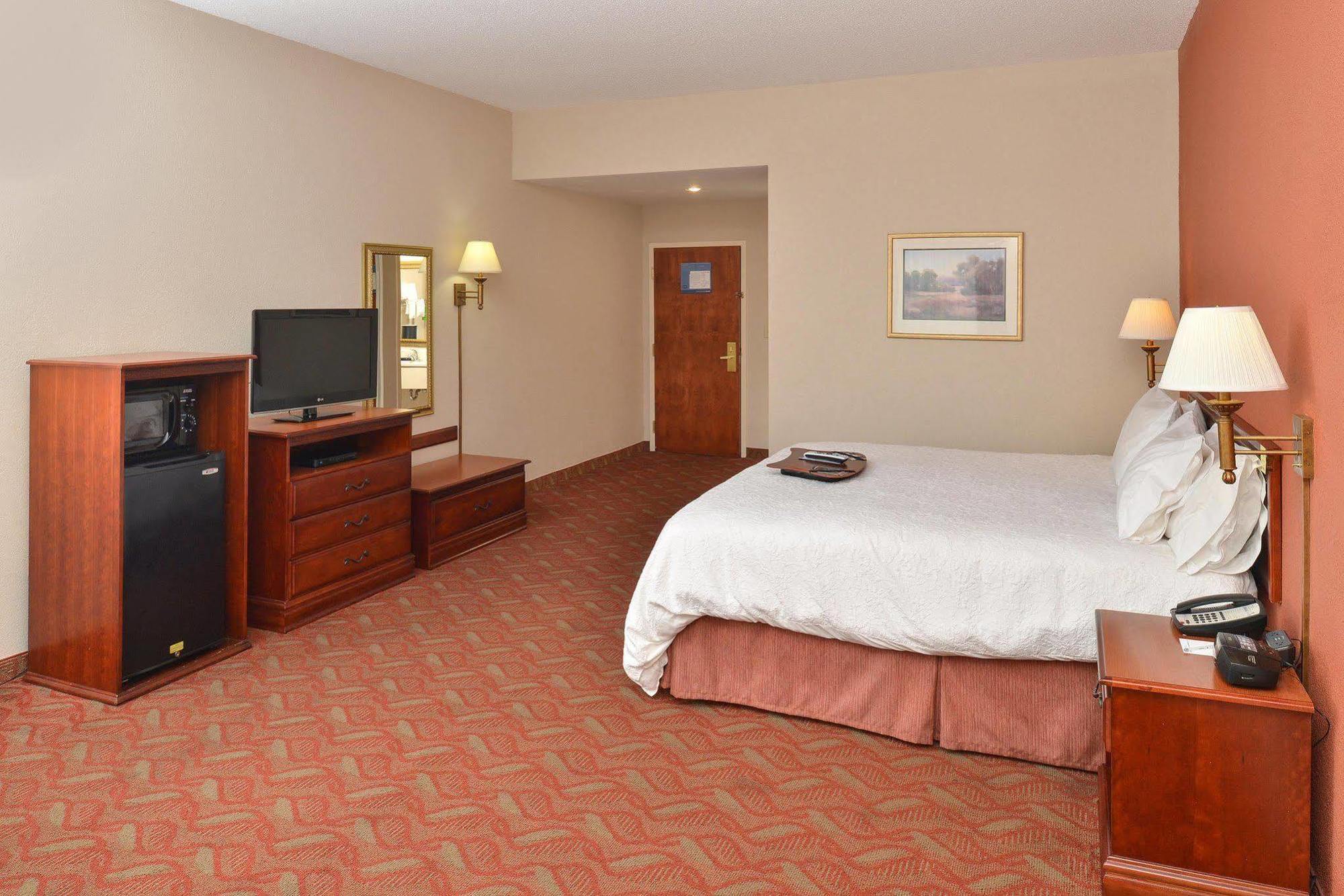Hampton Inn סלמה מראה חיצוני תמונה